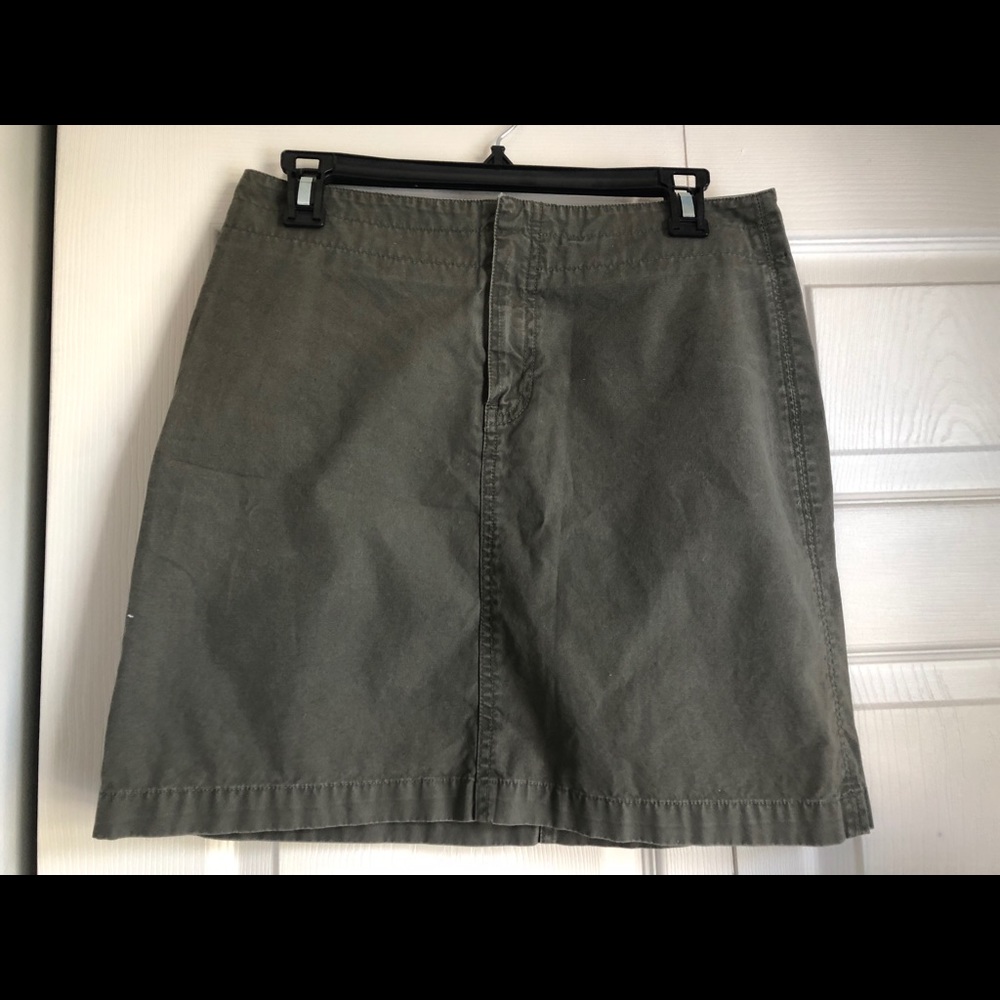 GAP Size 4 Khaki Skirt